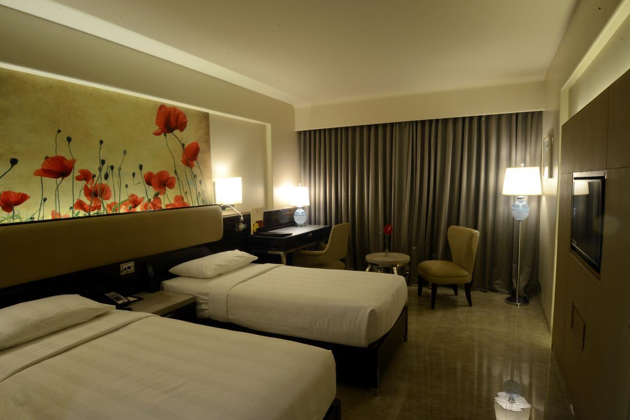 Sai Palace Grand, Malad Мумбаи Экстерьер фото