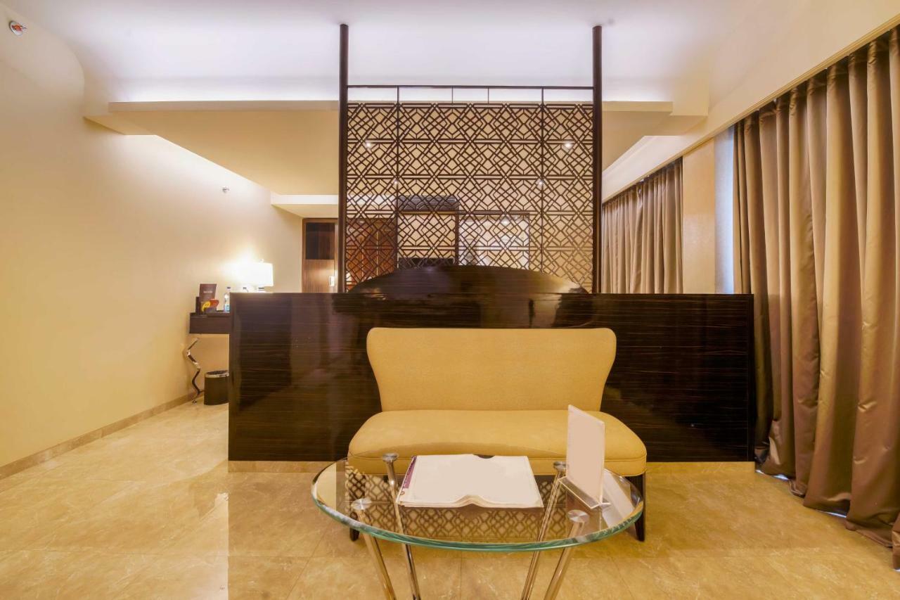 Sai Palace Grand, Malad Мумбаи Экстерьер фото