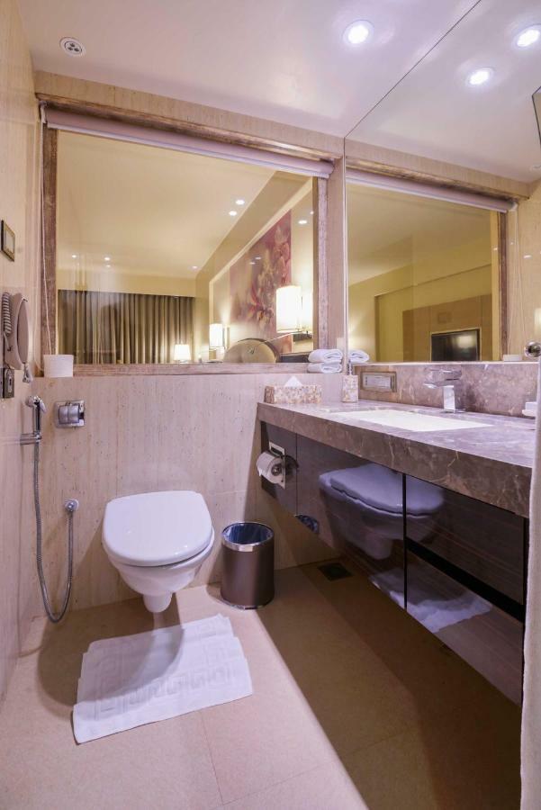 Sai Palace Grand, Malad Мумбаи Экстерьер фото