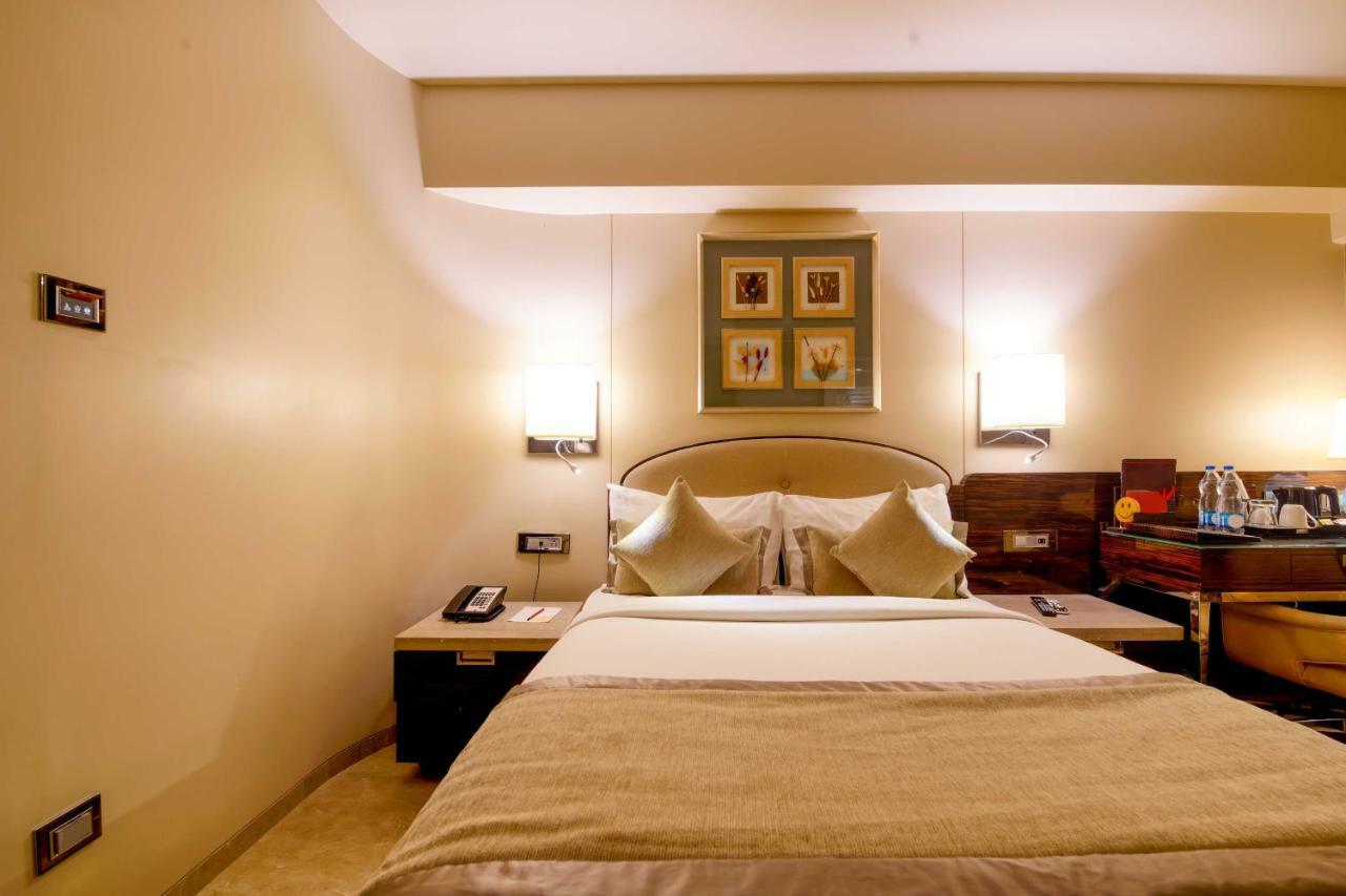 Sai Palace Grand, Malad Мумбаи Экстерьер фото